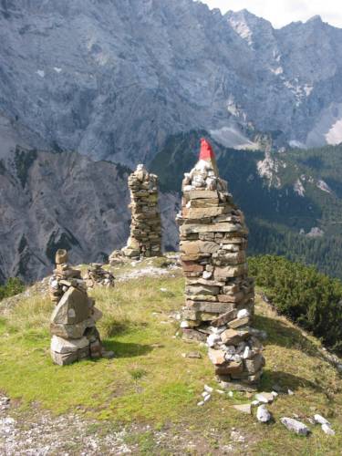Steinmandlgruppe auf dem Weg zum Reps (IMG_3778)