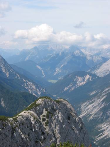 Blick vom Reps hinunter ins Isartal bis nach Scharnitz (IMG_3832)