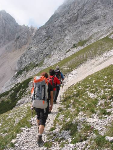 Auf dem Wilde-Bande-Steig. Im Hintergund das Stempeljoch. (IMG_4038)