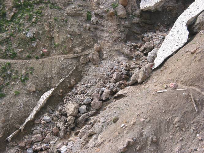 Rinnen unterbrechen den Weg zum Achselkopf (IMG_4173)