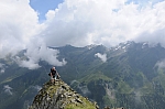 Aufstieg zur Zischgeles-Spitze. Kleine Pose vor eindrucksvoller Kulisse. Aufstieg zur Zischgeles-Spitze. Kleine Pose vor eindrucksvoller Kulisse.