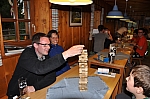 Auf der Hütte: Wir spielen Jenga. Auf der Hütte: Wir spielen Jenga.