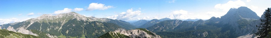 Panorama mit Soiernspitze, Bäralplsattel und Östlicher Karwendelspitze